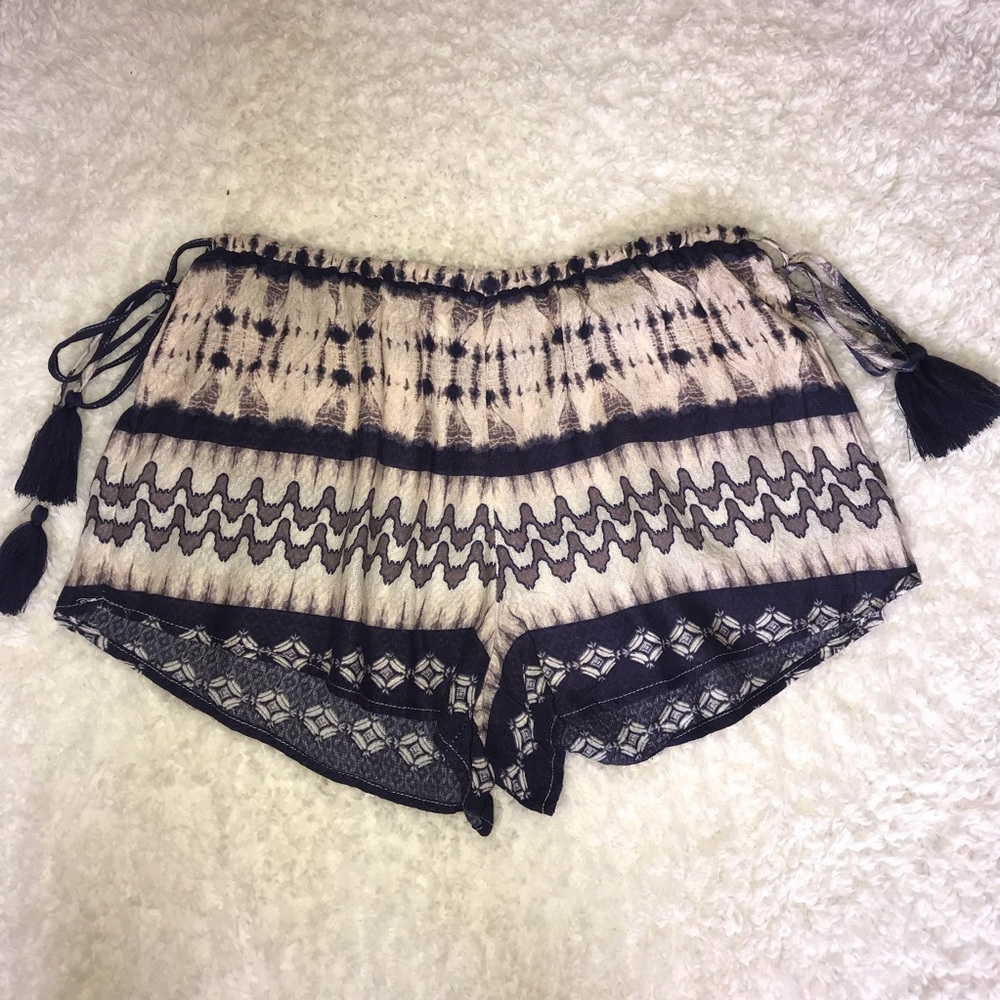 Tassel flowy shorts